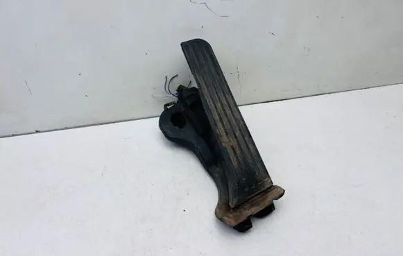Volkswagen PASSAT B6 Accelerator throttle pedal 1K1721503L