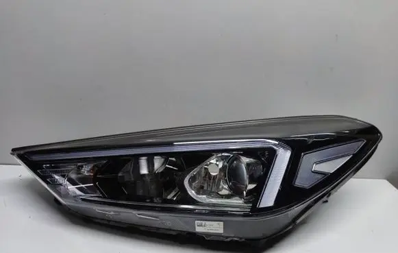 Hyundai Tucson TL Headlight/headlamp 92101D7600