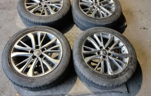 Toyota Avensis T270 R17 alloy rim 17X7J