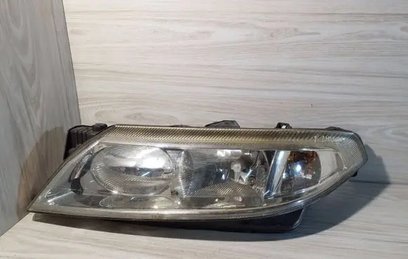 Renault Laguna II Headlight/headlamp 8200002845