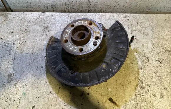 Mercedes-Benz Vito Viano W639 Front wheel hub