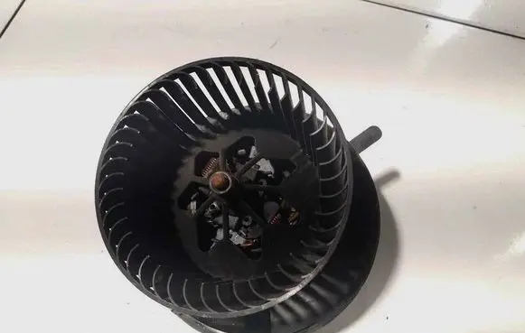 Volkswagen Golf VI Heater fan/blower 1K2819015