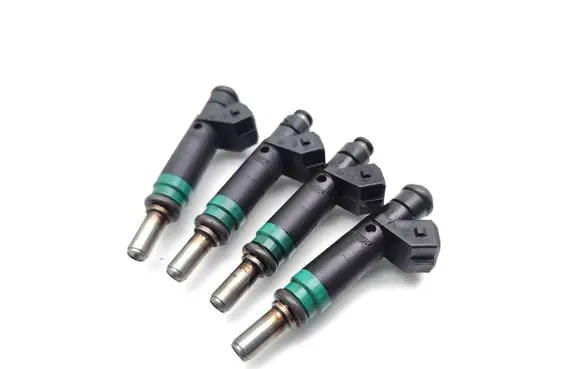 BMW 5 E60 E61 Fuel injectors set 7525721