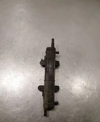 Vacuum air tank