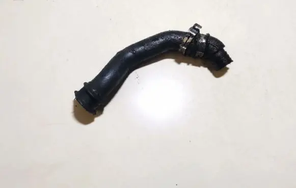 Ford Focus Breather hose/pipe 98ff6a886ad