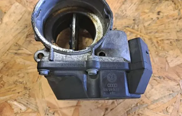 Audi A3 S3 8P Engine shut-off valve 03G128063G