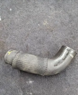 Mazda 6 Intercooler pipe mounting bracket 