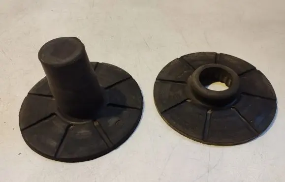 Opel Astra H Rear coil spring rubber mount 9053849696 90538498