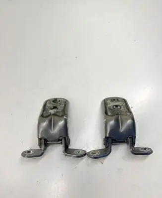Nissan Navara D23 Front door hinge set 