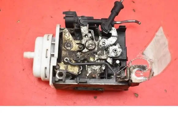 Audi A3 S3 8L Front door lock 8L1837015A
