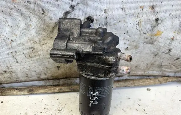 Audi A4 S4 B5 8D Oil filter mounting bracket 050115417