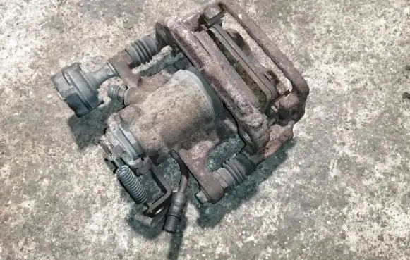 Buick Encore I Rear brake caliper