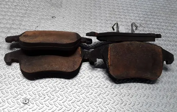 Citroen C4 Grand Picasso Brake pads (front) 