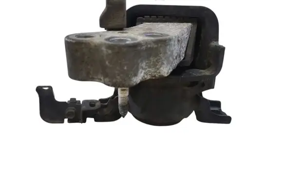 Toyota Avensis T270 Engine mount bracket