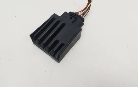 Volkswagen Tiguan Fuel injection pump control unit/module 3Q0906121B