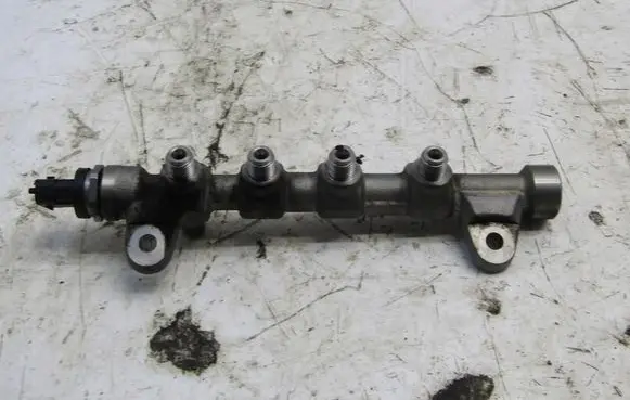 Jeep Cherokee Fuel main line pipe 0445214254