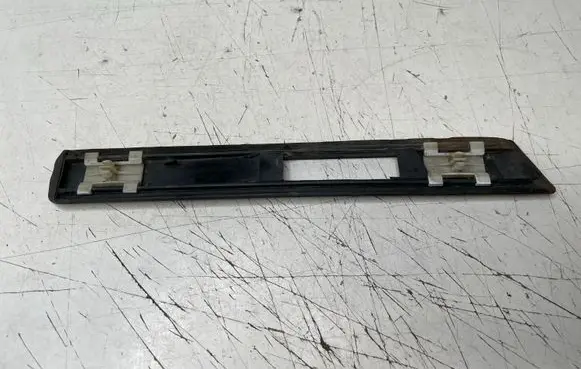 BMW 7 E38 Fender trim (molding) 8165220