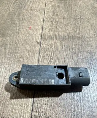 Mercedes-Benz E W211 Airbag deployment crash/impact sensor A0028202726 79Y04Y6 97308800