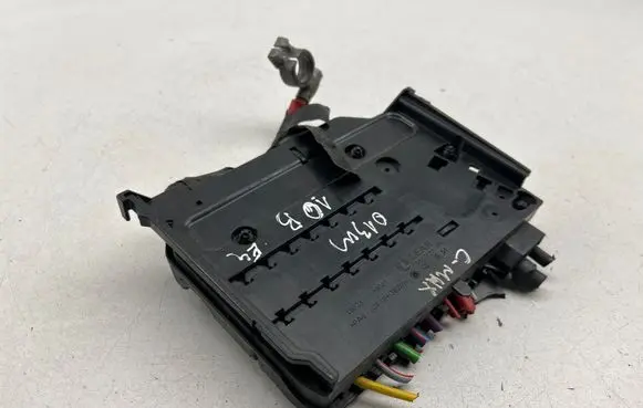 Ford C-MAX II Fuse module AV6T14A067BC