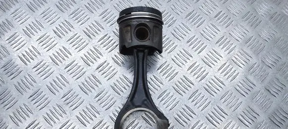 Mercedes-Benz Sprinter W906 Piston with connecting rod