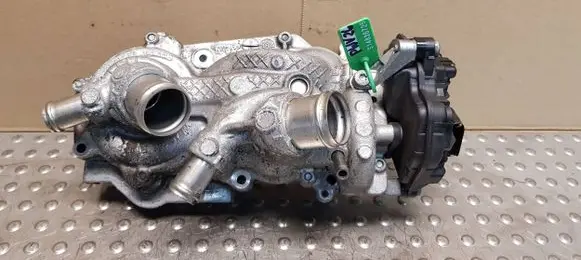 Volkswagen Golf VII Water pump 05E121042E 05E907593