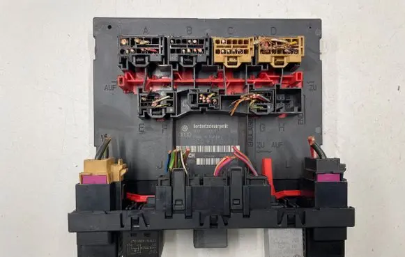 Volkswagen PASSAT B6 Comfort/convenience module 3C0937049H 05934172 H37S1301