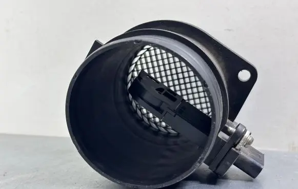 Volkswagen PASSAT B7 Mass air flow meter 06J906461B