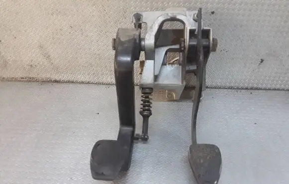 Volkswagen II LT Pedal assembly 9012900419