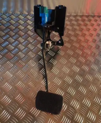 Jaguar XF X250 Brake pedal 8X232450