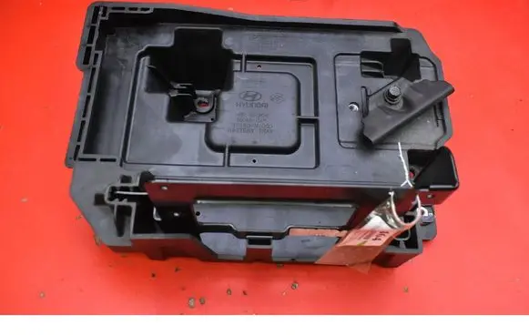 KIA Sportage Battery box tray 37150N7000
