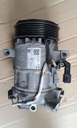 Renault Captur Air conditioning (A/C) compressor (pump) 926004423R