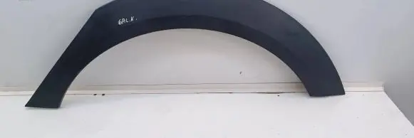 Rear fender molding trim