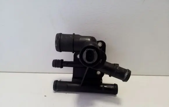 Volkswagen Eos Engine coolant pipe/hose 06F121133G