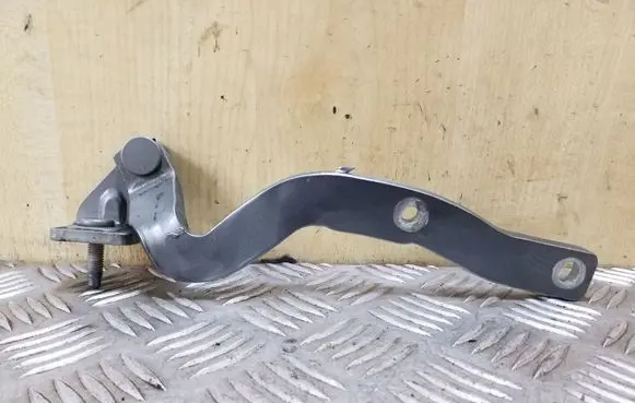 Audi TT TTS Mk2 Tailgate/trunk/boot hinge 8J8827299A