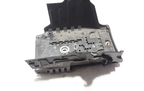 Battery bracket