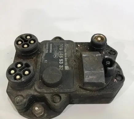 Mercedes-Benz 190 W201 Ignition amplifier control unit 0065455332 5WK6170