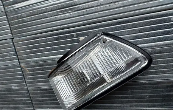 Toyota Corolla E90 Front indicator light 2121581RAE 8161012480