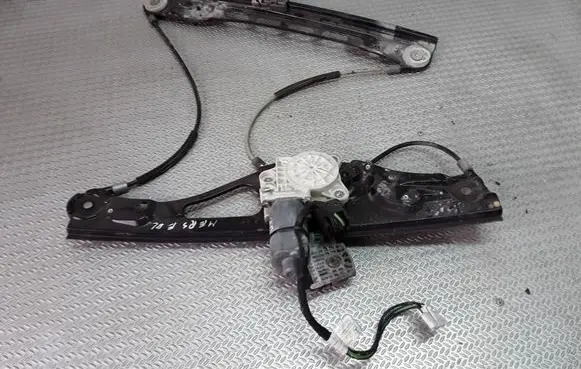 Mercedes-Benz E W211 Front door window regulator with motor A2117200246