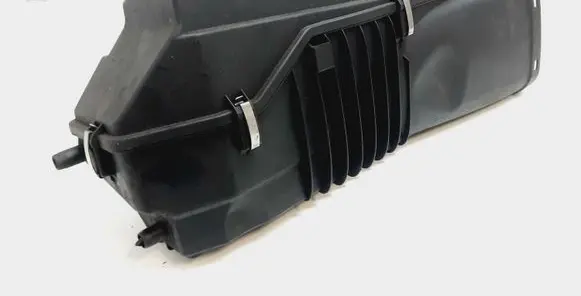 Mercedes-Benz E W211 Air filter box A6460900601