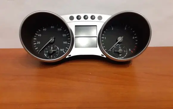 Mercedes-Benz R W251 Speedometer (instrument cluster) A2C53168071 A2C53140444
