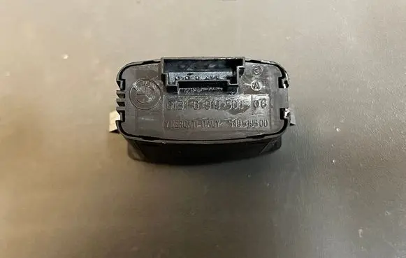 BMW 5 E60 E61 Hazard light switch 6131691950606 54951950