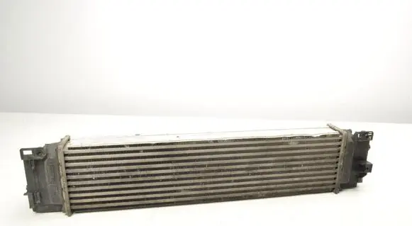 Volvo XC40 Intercooler radiator 31686408
