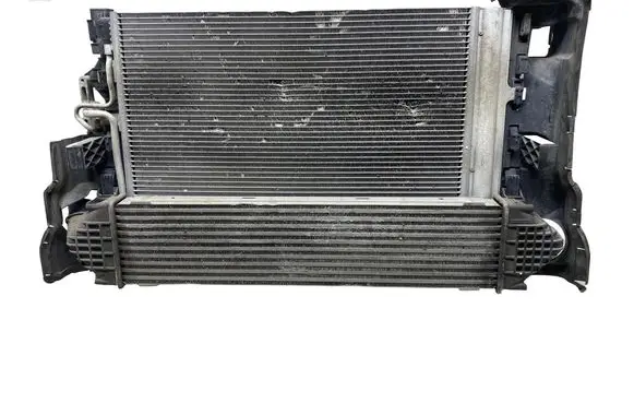 Volvo V70 Electric radiator cooling fan P31305135