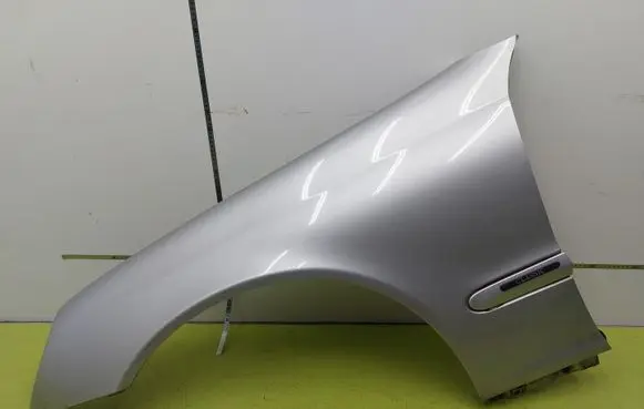 Mercedes-Benz C W203 Fender 
