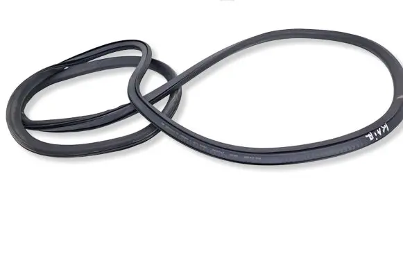 Opel Adam Front door rubber seal 13412820