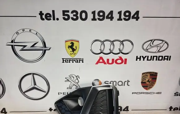 Audi A4 S4 B9 8W Front bumper lower grill 8W0807682M