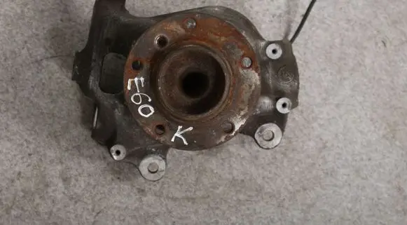 BMW 5 E60 E61 Front wheel hub 6760953 6760953L