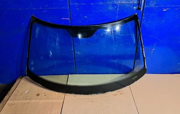 Saab 95 - 96 Front windscreen/windshield window E543R00035