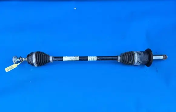 BMW 1 F40 Rear driveshaft 7646867 33207646867