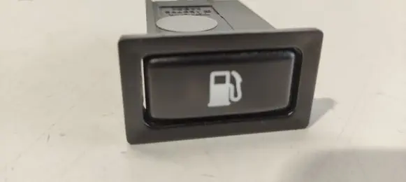 Toyota Avensis T250 Fuel tank opening switch 156795 5660P5N